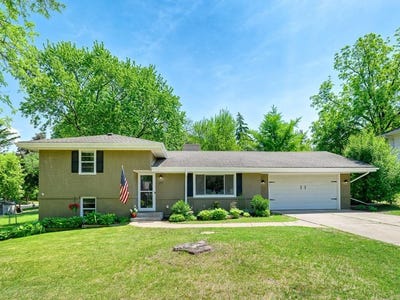 /international/us/779-redwood-lane-new-brighton-mn-110108542457/