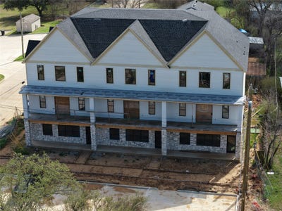 /international/us/299-301-303-w-oak-street-mansfield-tx-110106227729/