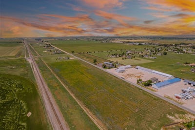 /international/us/16302-county-road-r-fort-morgan-co-110108409916/