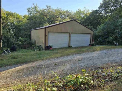 /international/us/9918-f-ave-wapello-ia-110102915576/