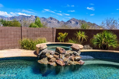/international/us/703-w-pizzicato-lane-oro-valley-az-110100527596/