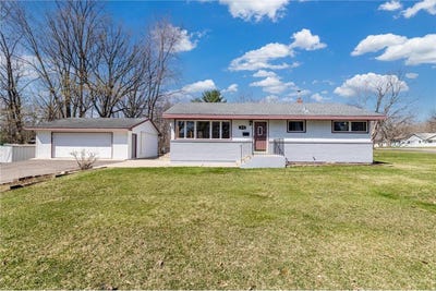 /international/us/819-9th-avenue-anoka-mn-110107385489/
