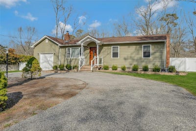 /international/us/226-highview-drive-calverton-ny-110098517419/