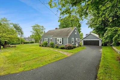 /international/us/89-school-st-middleboro-ma-110108350642/
