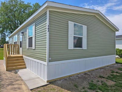 /international/us/781-west-walcott-road-walcott-ia-110108535974/