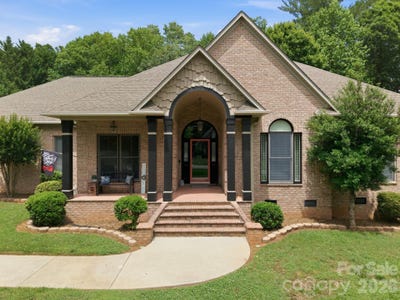 /international/us/1705-29th-avenue-place-ne-hickory-nc-110108413892/