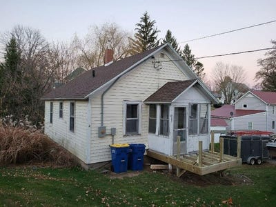 /international/us/100-church-st-ontario-wi-110109059281/
