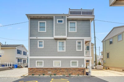 /international/us/105-w-channel-way-lavallette-nj-110108110392/