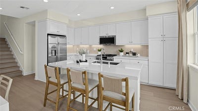 /international/us/8034-dale-street-buena-park-ca-110120452549/