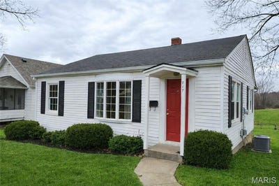 /international/us/717-n-5th-street-elsberry-mo-110097814857/