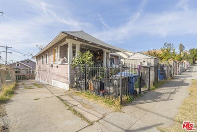/international/us/2415-n-gates-st-los-angeles-ca-110097225694/?lang=en