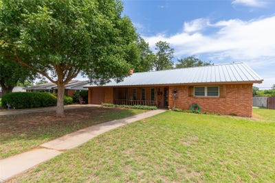 /international/us/1800-n-avenue-f-haskell-tx-110108504065/