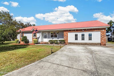 /international/us/317-cinnamon-drive-hubert-nc-110120155667/