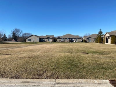 /international/us/916-lange-avenue-beecher-il-110108534727/