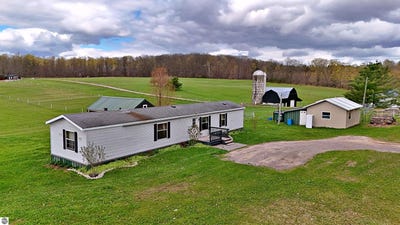 /international/us/16608-12-mile-road-leroy-mi-110107755278/