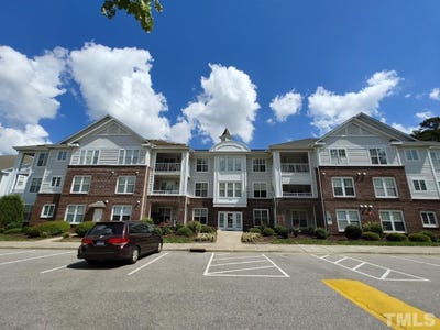 /international/us/222-eyam-hall-lane-apex-nc-110086227871/