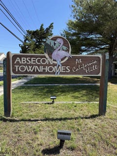/international/us/720-s-new-road-absecon-nj-110108398264/