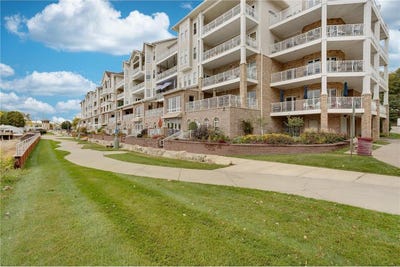 /international/us/150-front-street-n-prescott-wi-110107826763/