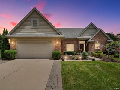 /international/us/37670-kingsburn-drive-livonia-mi-110094545166/