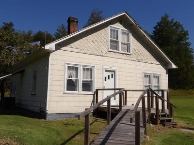 /international/us/236-brooks-conley-road-staffordsville-ky-110120057853/