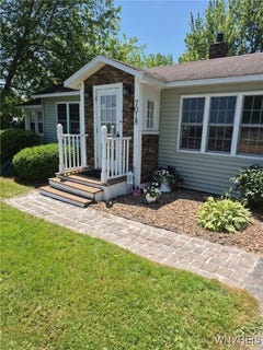 /international/us/7018-lakeshore-road-cicero-ny-110101056400/