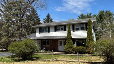 /international/us/9-anthony-drive-fort-edward-ny-110108364524/