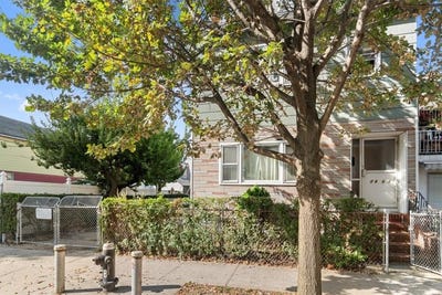 /international/us/8908-182nd-street-hollis-ny-110095180561/