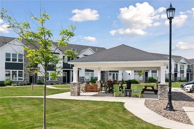 /international/us/2420-s-blossom-circle-orono-mn-110100978586/