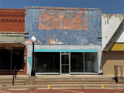 /international/us/115-e-mclain-street-seymour-tx-110102195127/