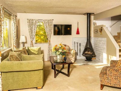 /international/us/1185-hideaway-valley-31-harbor-springs-mi-110104535103/