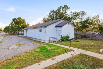 /international/us/3802-w-salinas-st-san-antonio-tx-110120533880/