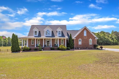 /international/us/5595-godwin-lake-road-benson-nc-110099040708/