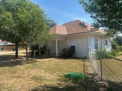 /international/us/304-n-oak-richland-springs-tx-110101505613/