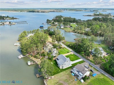 /international/us/9262-sylvia-avenue-hayes-va-110108494410/