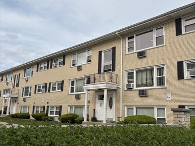 /international/us/4932-n-leonard-drive-norridge-il-110120019675/