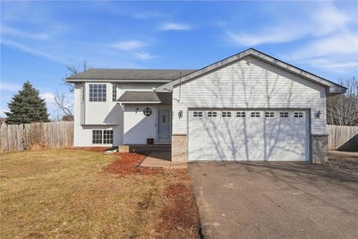 /international/us/601-horseshoe-lane-braham-mn-110107209198/