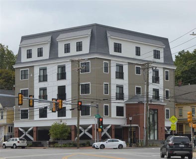 /international/us/2-silver-street-dover-nh-110108534886/
