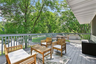 /international/us/1042-pontiac-lane-chanhassen-mn-110107169147/