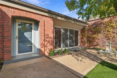 /international/us/2426-e-72nd-street-tulsa-ok-110120672148/