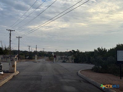 /international/us/160-restless-wind-lot-34-spring-branch-tx-110104092401/
