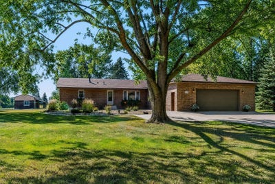 /international/us/8840-235th-street-w-lakeville-mn-110110321319/