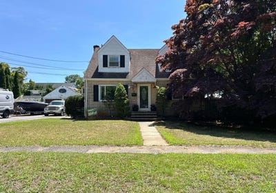/international/us/24-gates-street-greenlawn-ny-110109452697/