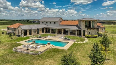 /international/us/11802-e-rocky-creek-road-crowley-tx-110106989647/