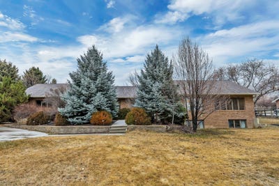 /international/us/887-e-village-way-alpine-ut-110105981793/