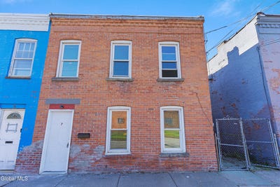 /international/us/7-smith-avenue-troy-ny-110120423765/