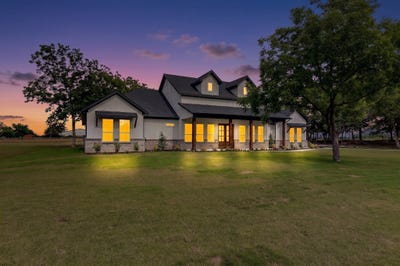 /international/us/9080-county-road-669-blue-ridge-tx-110108349681/