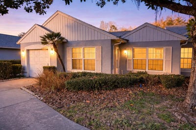 /international/us/2401-sw-20th-court-ocala-fl-110107212170/