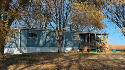 /international/us/709-6th-street-st-george-ks-110104578077/