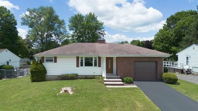 /international/us/19-frederick-road-binghamton-ny-110108965379/