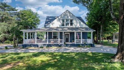 /international/us/704-n-main-avenue-newton-nc-110100549688/